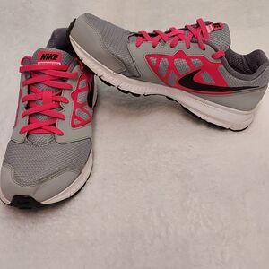 Nike Downshifter 6.5 GS Women's 8 Running Shoes 6.5Y Grey Pink 685167-007